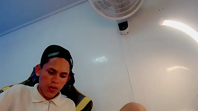 sombra 18 online show from July 24, 3:04 am