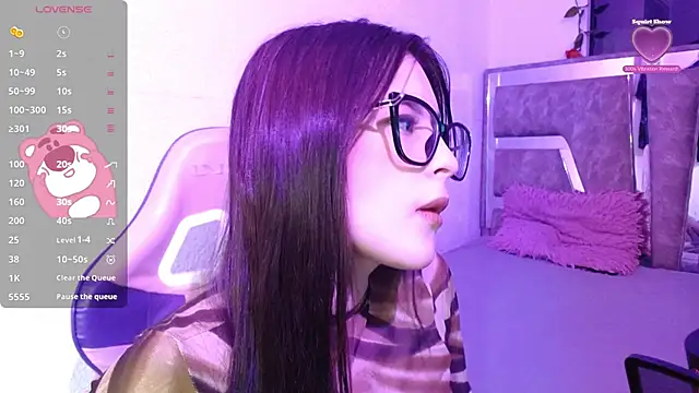 Snapshot of Destiny_A chatting on June 2, 12:07 pm Destiny A online show from June 2, 12:07 pm