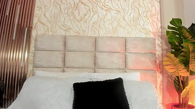 GinaSalanne online show from July 27, 12:45 pm