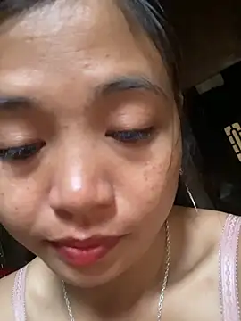 Snapshot of Tryphena chatting on May 6, 11:54 pm Tryphena online show from May 6, 11:54 pm