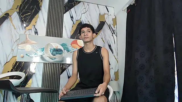 Snapshot of TWINKS_BOYSX chatting on June 1, 1:13 pm TWINKS BOYSX online show from June 1, 1:13 pm