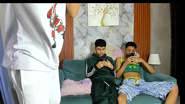 Snapshot of TWINKS_BOYSX chatting on July 14, 1:17 pm TWINKS BOYSX online show from July 14, 1:17 pm
