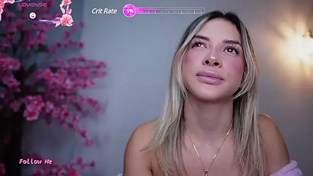 Snapshot of R4-V3N chatting on January 13, 3:23 am R4-V3N online show from January 13, 3:23 am