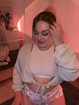 lilixcake online show from May 10, 7:19 pm