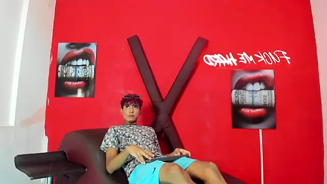 Snapshot of BOUL_GUYS chatting on August 8, 1:41 am BOUL GUYS online show from August 8, 1:41 am