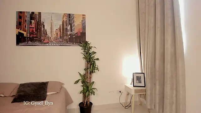 Snapshot of Gysel_flynn chatting on May 30, 7:44 pm Gysel flynn online show from May 30, 7:44 pm