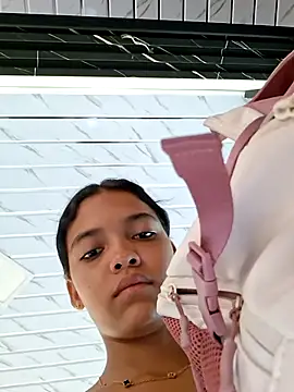 Snapshot of Dahimon-18 chatting on July 10, 1:47 pm Dahimon-18 online show from July 10, 1:47 pm