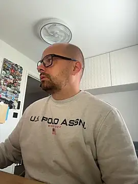 NakedAndrewHot online show from June 8, 9:42 am