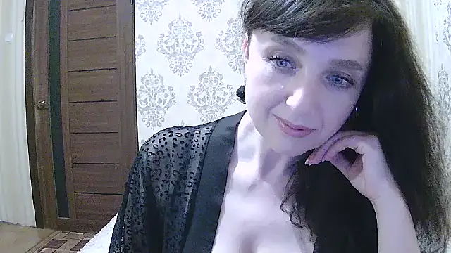 NicoleXRose online show from May 17, 11:45 pm