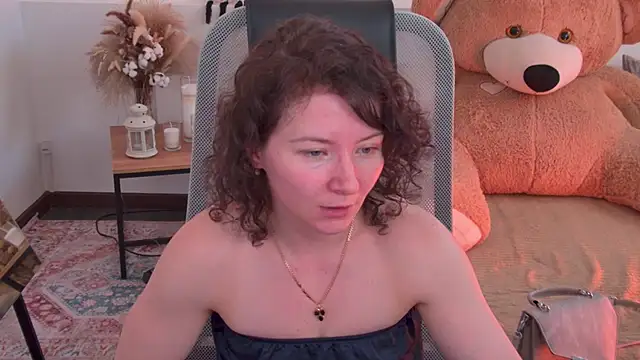 AureliaGleam online show from May 15, 5:03 am
