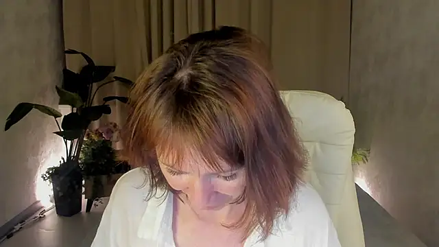 gracekellyyy online show from June 6, 3:50 pm