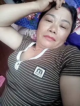 Snapshot of -Lytina- chatting on May 11, 7:36 am -Lytina- online show from May 11, 7:36 am