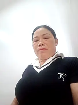 Snapshot of -Lytina- chatting on May 11, 10:51 pm -Lytina- online show from May 11, 10:51 pm