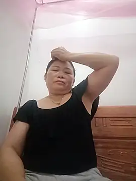 Snapshot of -Lytina- chatting on May 13, 2:14 pm -Lytina- online show from May 13, 2:14 pm