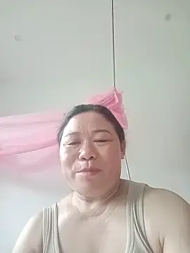 Snapshot of -Lytina- chatting on May 20, 2:18 am -Lytina- online show from May 20, 2:18 am