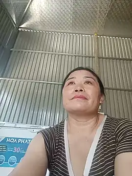 Snapshot of -Lytina- chatting on June 7, 3:32 am -Lytina- online show from June 7, 3:32 am