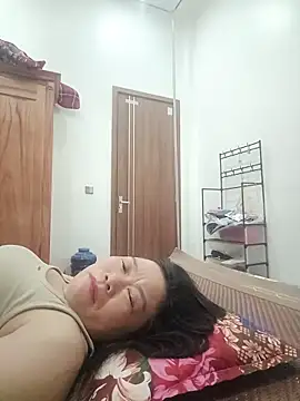 Snapshot of -Lytina- chatting on June 7, 8:01 pm -Lytina- online show from June 7, 8:01 pm