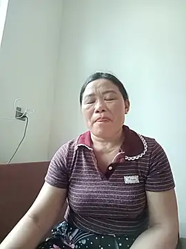 Snapshot of -Lytina- chatting on June 10, 5:39 am -Lytina- online show from June 10, 5:39 am
