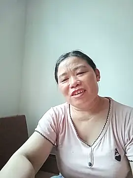 Snapshot of -Lytina- chatting on June 11, 6:22 am -Lytina- online show from June 11, 6:22 am
