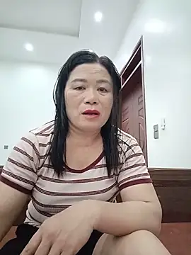 Snapshot of -Lytina- chatting on June 13, 1:42 pm -Lytina- online show from June 13, 1:42 pm