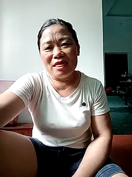 Snapshot of -Lytina- chatting on June 22, 3:25 am -Lytina- online show from June 22, 3:25 am