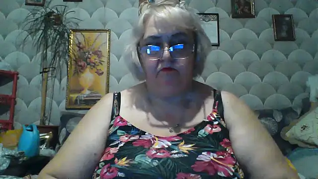 MarinaFarina53 online show from June 30, 6:09 pm