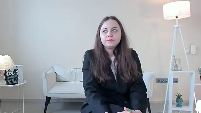 KarineDenick online show from May 13, 7:28 am