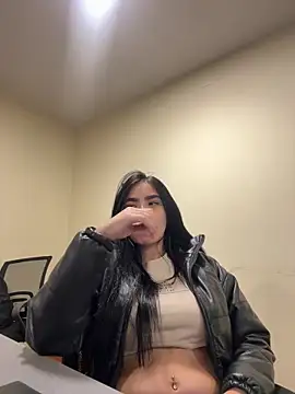 SaraFernandez  online show from May 19, 7:42 pm