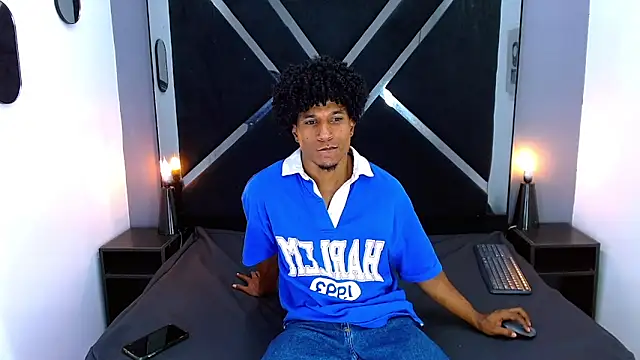 Snapshot of Dilan_Hall chatting on May 27, 7:22 pm Dilan Hall online show from May 27, 7:22 pm