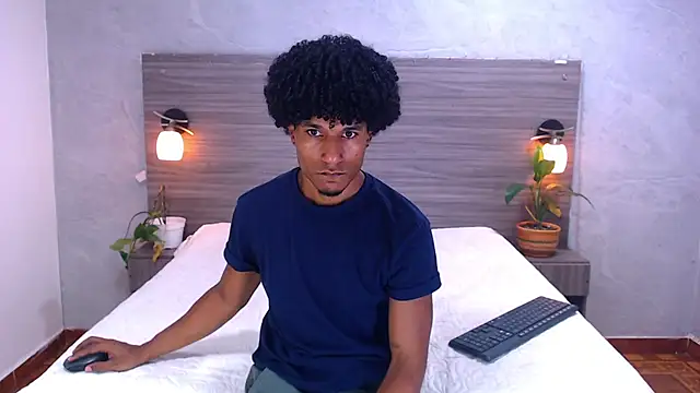 Snapshot of Dilan_Hall chatting on June 22, 7:00 pm Dilan Hall online show from June 22, 7:00 pm