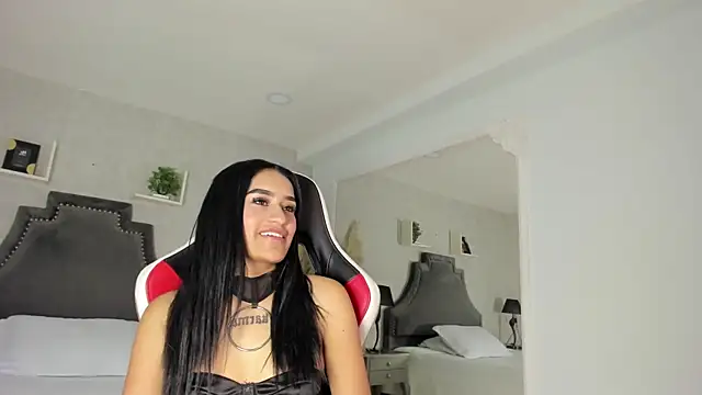 KourtneyAndrews online show from June 24, 10:20 pm