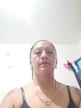 Snapshot of Vely_ chatting on June 14, 2:24 am Vely online show from June 14, 2:24 am