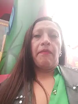 Snapshot of Vely_ chatting on July 3, 8:37 pm Vely online show from July 3, 8:37 pm