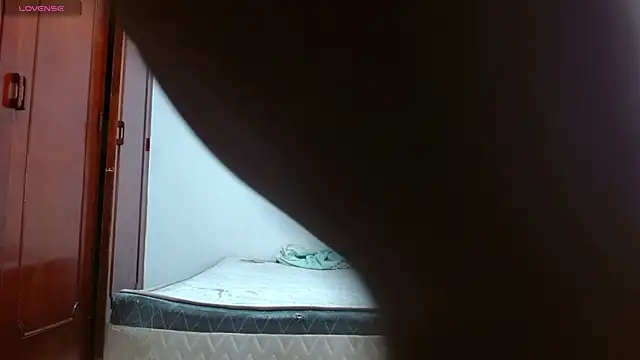 Aurora-Vixen69 online show from May 10, 8:19 am