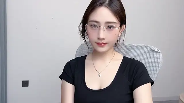  222Mia online show from June 17, 11:23 am