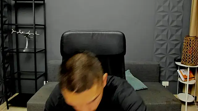 TroyWadee online show from July 2, 4:07 am
