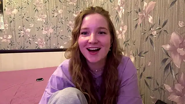 Snapshot of OksiDarling chatting on May 10, 3:17 pm OksiDarling online show from May 10, 3:17 pm