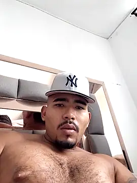 Snapshot of AndrssGold chatting on June 19, 1:04 pm AndrssGold online show from June 19, 1:04 pm