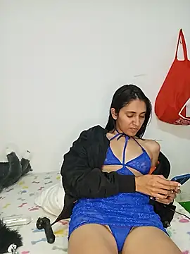Snapshot of Violet_glow chatting on August 8, 10:23 pm Violet glow online show from August 8, 10:23 pm