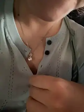 Iridessa- online show from July 8, 9:58 am