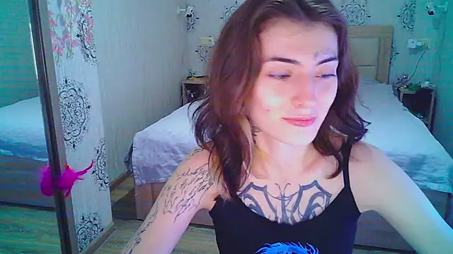HarrisLola online show from May 17, 3:52 pm