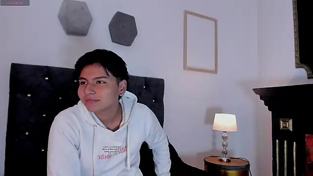 Snapshot of _maximo_1 chatting on June 10, 1:21 pm maximo 1 online show from June 10, 1:21 pm