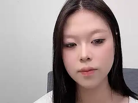 Louise59  online show from May 19, 4:30 am