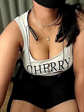 pink cupcake online show from June 3, 5:40 pm