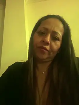 Snapshot of katialatimaecha chatting on June 15, 4:15 am katialatimaecha online show from June 15, 4:15 am