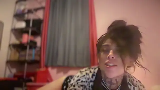 Snapshot of sexykittykat32 chatting on July 5, 11:17 am sexykittykat32 online show from July 5, 11:17 am