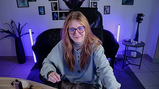 lanafitch online show from June 27, 11:37 am