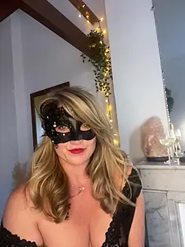 LaVraiVanessa online show from June 12, 4:50 pm
