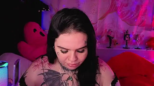 Snapshot of BigBootyHolly chatting on July 30, 9:47 pm BigBootyHolly online show from July 30, 9:47 pm