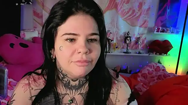 Snapshot of BigBootyHolly chatting on July 31, 5:23 pm BigBootyHolly online show from July 31, 5:23 pm